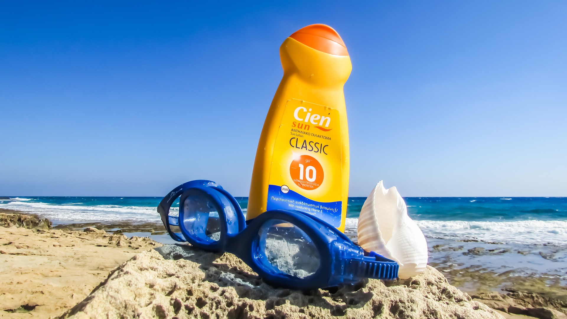 Don’t Pack Your Sunscreen – A Simple Change to Help Save Our Reefs